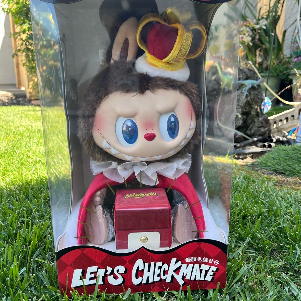 THE MONSTERS LABUBU DOLL vinyl face doll Let's Checkmate Plush Toy with Crown
